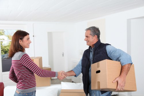 Commercial moving truck support for Enfield businesses